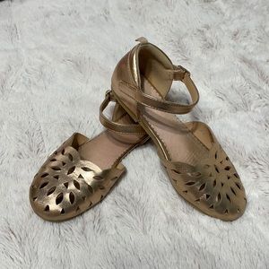 H and M sandals